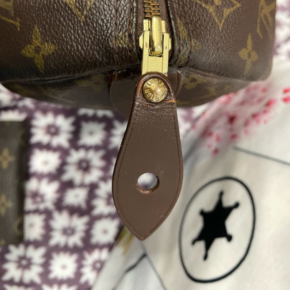 SOLD! Louis Vuitton Monogram Speedy 30 & Wallet! - Picture 5 of 15